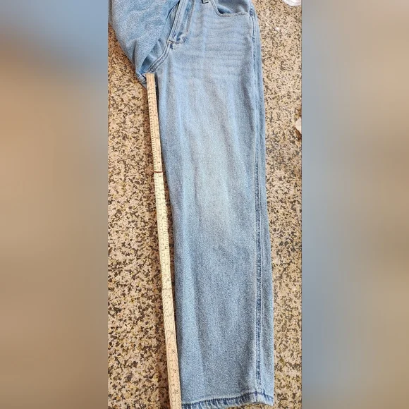 Hollister Curvy Ultra High Rise Size 4S (Sz 4-5) W27S Vintage Straight Jeans - Picture 9 of 10